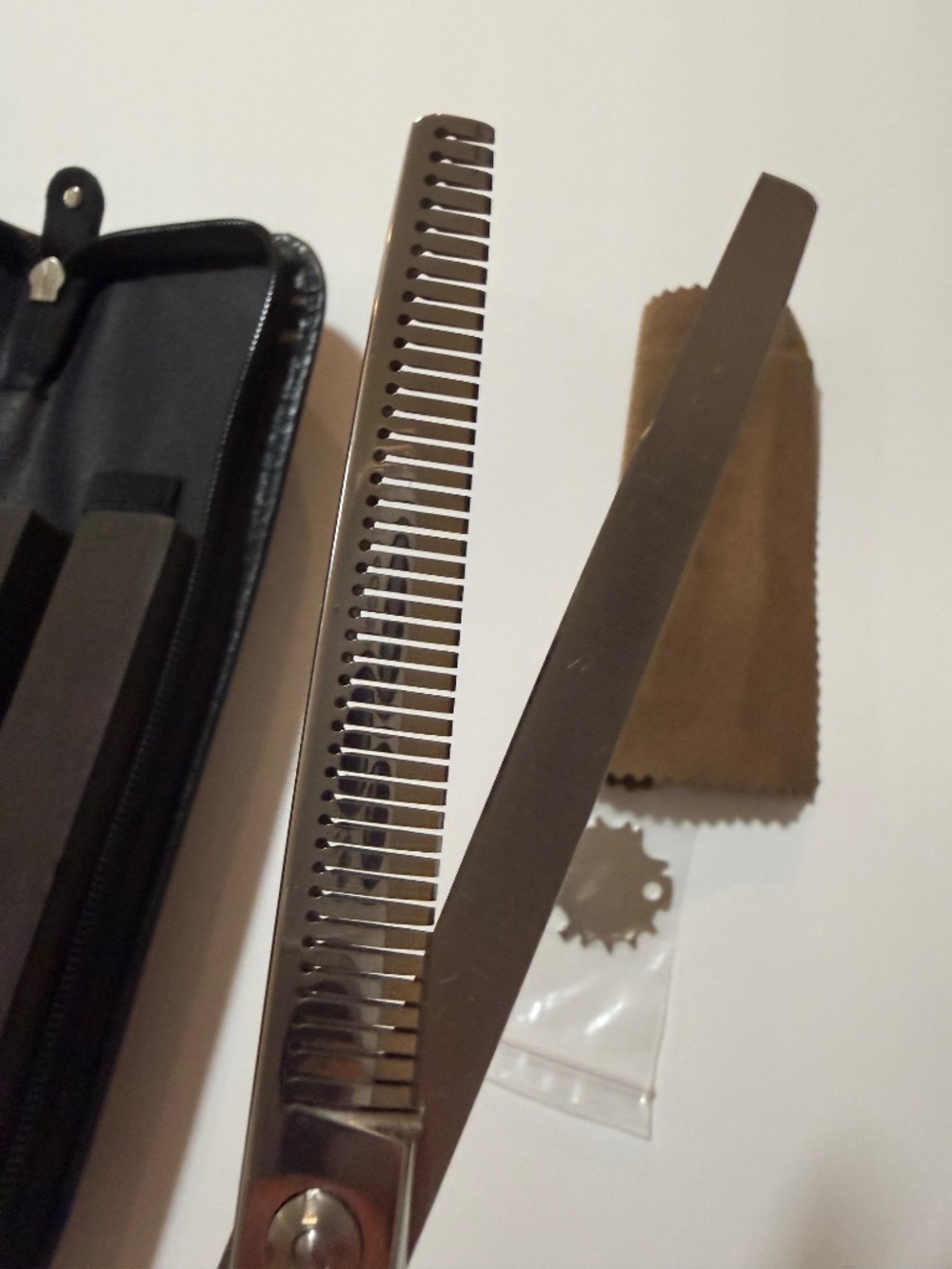 FOSSP Pet Grooming Thinning Scissors Made in Japan 6.5” Dog Shears With Case - Picture 5 of 6